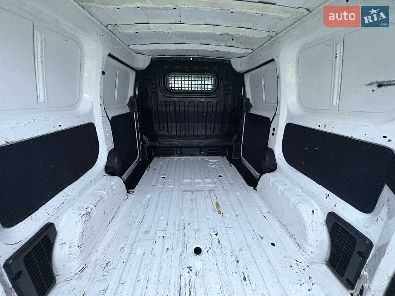 Грузовой фургон Nissan e-NV200 2015 в Луцке фото 18 Грузовой фургон Nissan e-NV200 2015 в Луцке