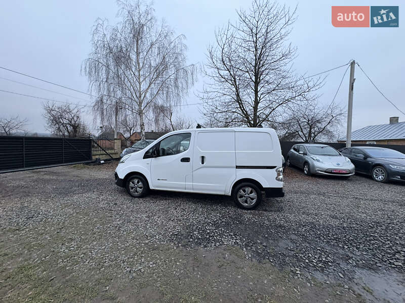 Грузовой фургон Nissan e-NV200 2015 в Луцке фото 16 Грузовой фургон Nissan e-NV200 2015 в Луцке