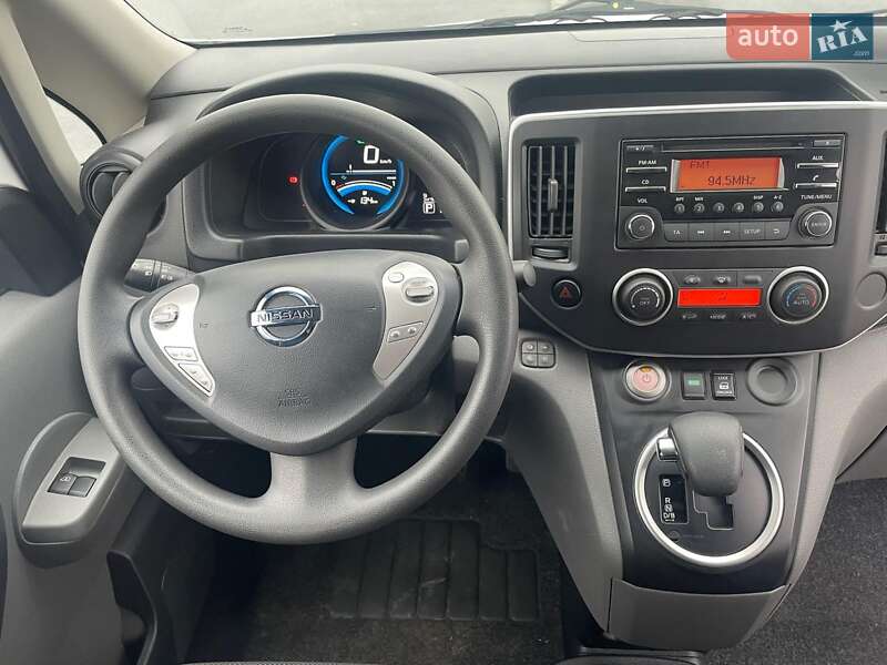 Вантажний фургон Nissan e-NV200 2018 в Сарнах