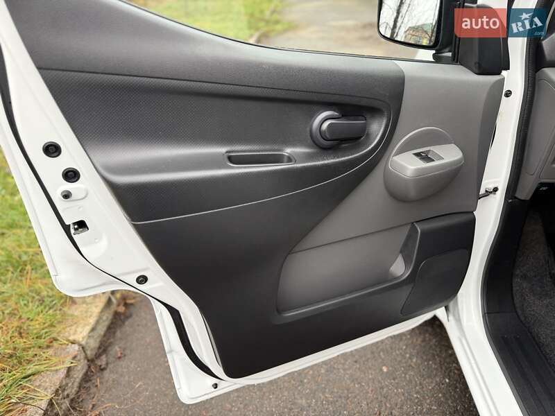 Грузовой фургон Nissan e-NV200 2021 в Виннице