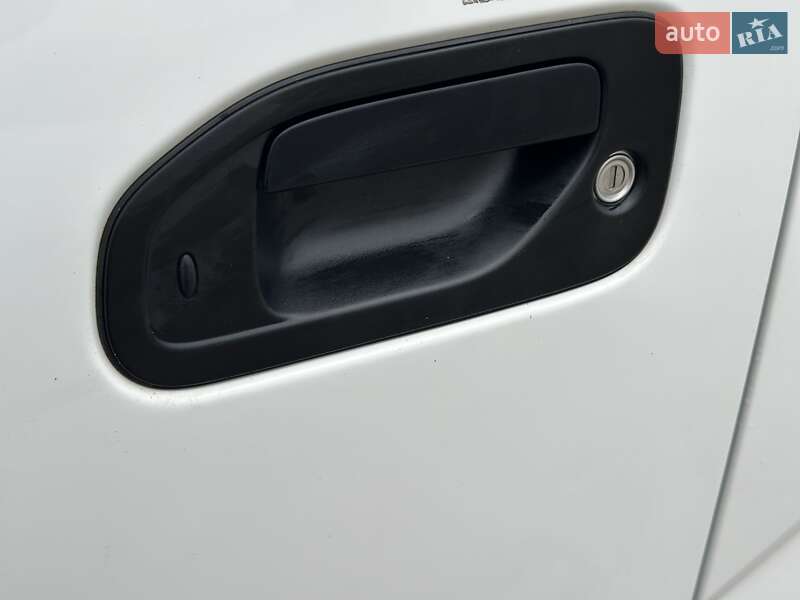 Грузовой фургон Nissan e-NV200 2021 в Луцке фото 11 Грузовой фургон Nissan e-NV200 2021 в Луцке