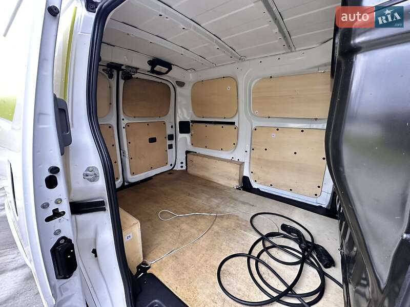 Грузовой фургон Nissan e-NV200 2021 в Луцке фото 24 Грузовой фургон Nissan e-NV200 2021 в Луцке