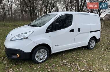 Грузовой фургон Nissan e-NV200 2019 в Хмельницком