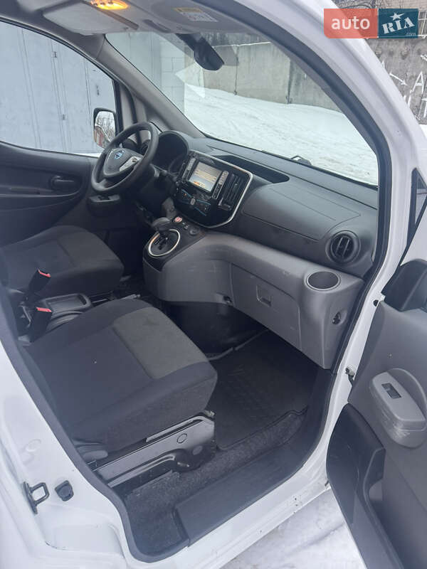 Грузовой фургон Nissan e-NV200 2019 в Киеве