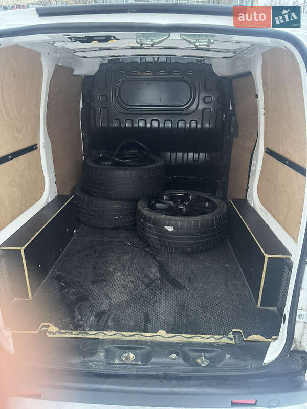 Грузовой фургон Nissan e-NV200 2019 в Киеве