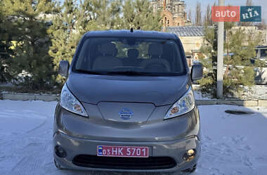 Минивэн Nissan e-NV200 2015 в Каменец-Подольском