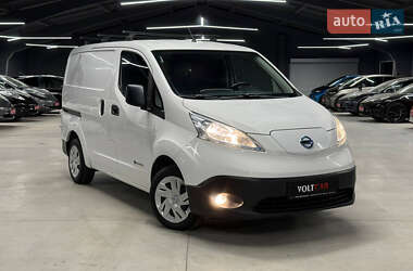 Грузовой фургон Nissan e-NV200 2015 в Владимире