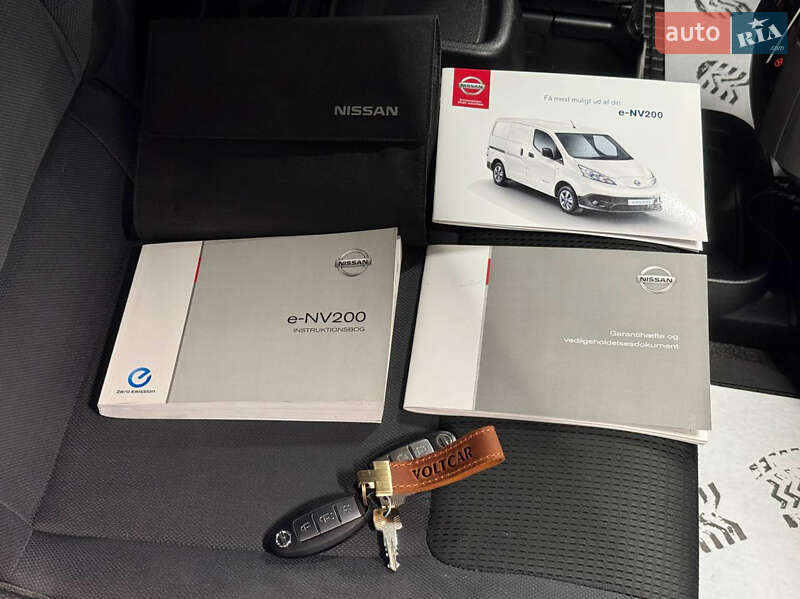 Грузовой фургон Nissan e-NV200 2015 в Владимире