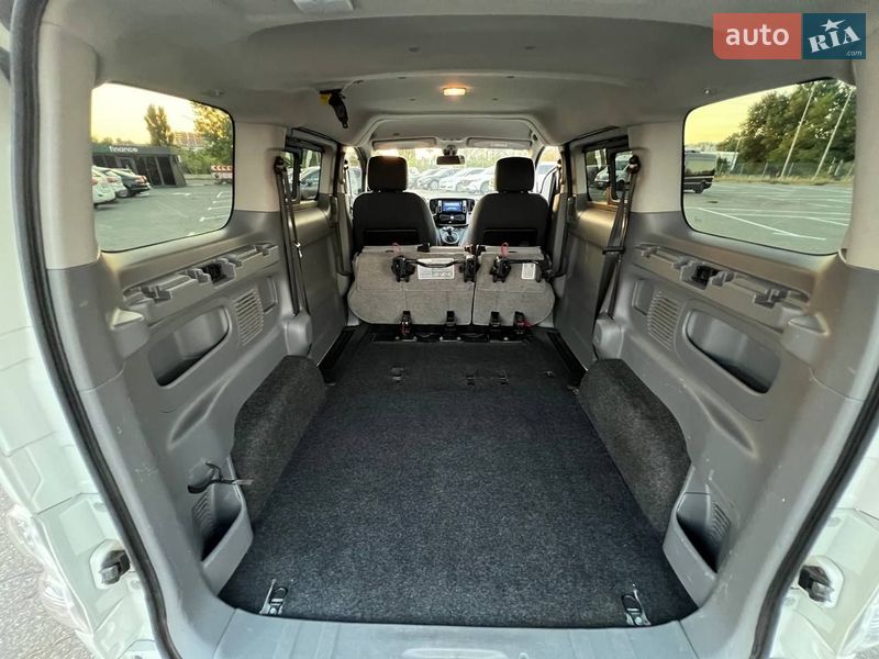 Минивэн Nissan e-NV200 2015 в Киеве