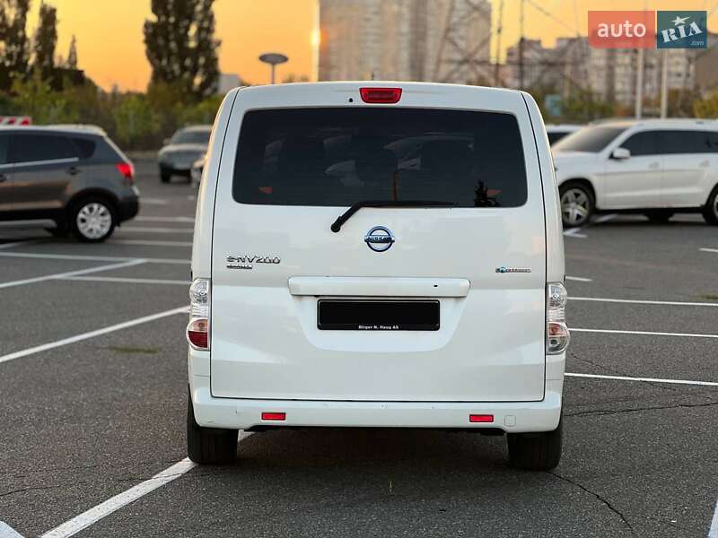 Минивэн Nissan e-NV200 2015 в Киеве