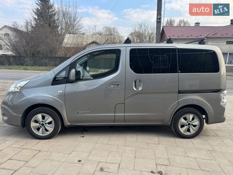 Минивэн Nissan e-NV200 2015 в Бурштыне