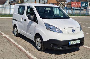 Грузовой фургон Nissan e-NV200 2019 в Черновцах