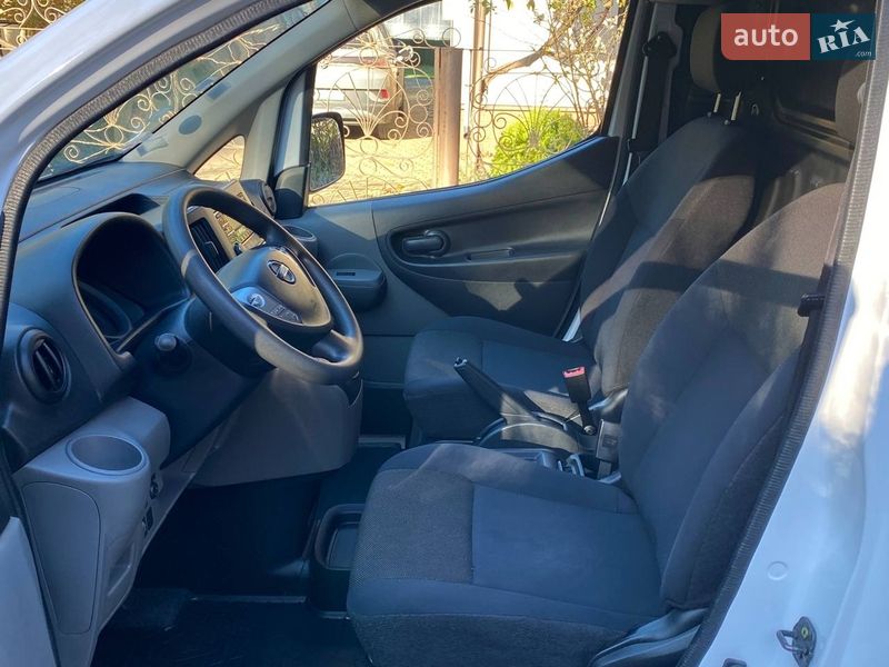 Грузовой фургон Nissan e-NV200 2019 в Житомире