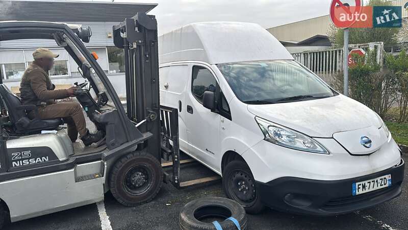 Грузовой фургон Nissan e-NV200 2019 в Житомире