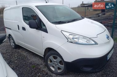 Вантажопасажирський фургон Nissan e-NV200 2017 в Вінниці