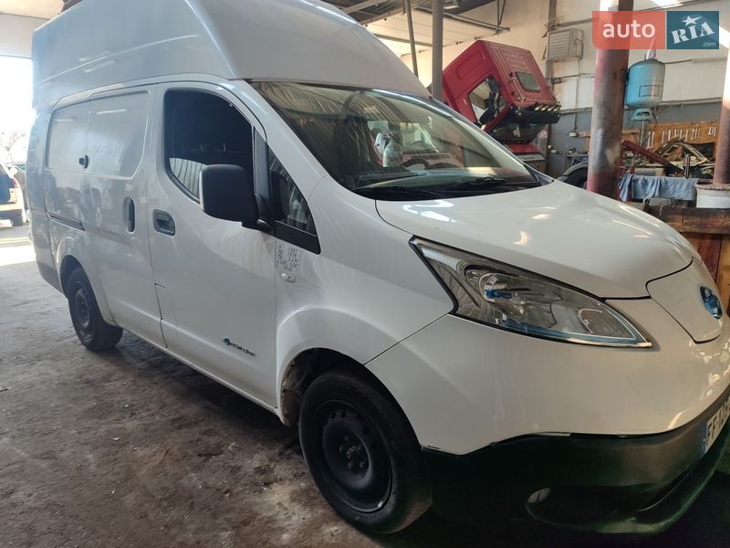 Грузовой фургон Nissan e-NV200 2019 в Житомире