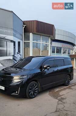 Минивэн Nissan Elgrand 2010 в Кременчуге