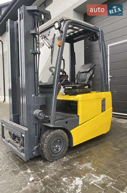 Вилочный погрузчик Nissan EP 2007 в Черновцах