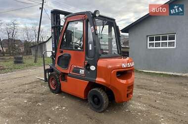 Вилочний навантажувач Nissan FD 2005 в 