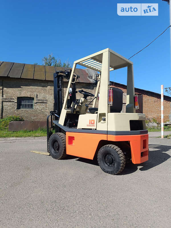 Nissan FG 1999