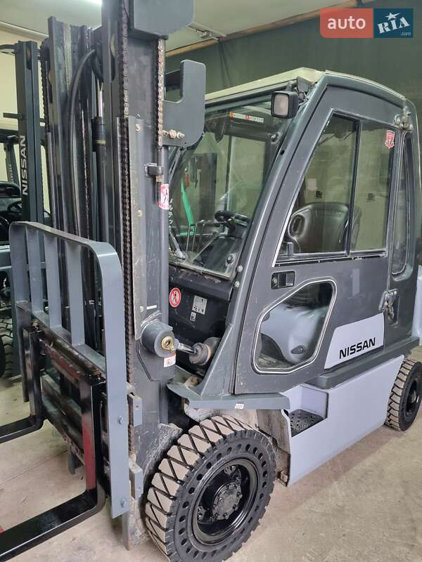 Вилочний навантажувач Nissan FG 2007 в Вінниці