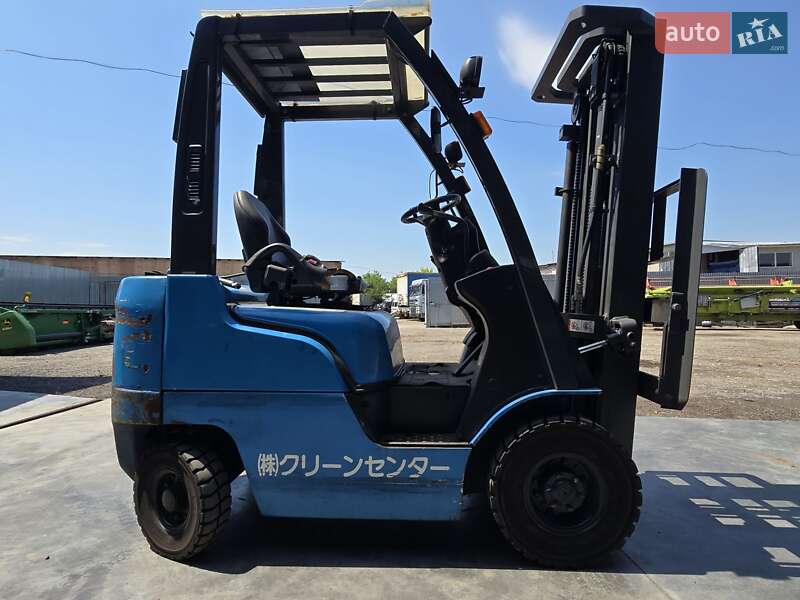 Nissan FG 2011
