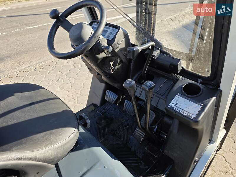 Вилочный погрузчик Nissan FG 2015 в Одессе