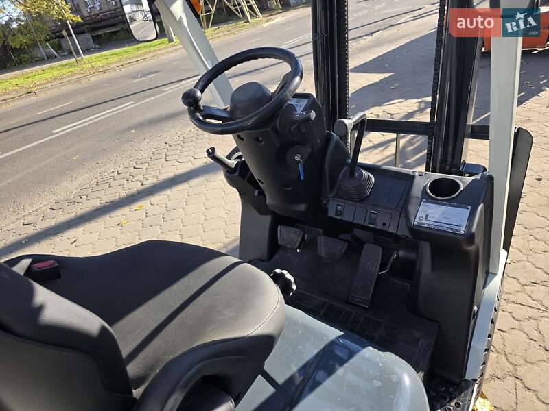 Вилочний навантажувач Nissan FG 2014 в Одесі