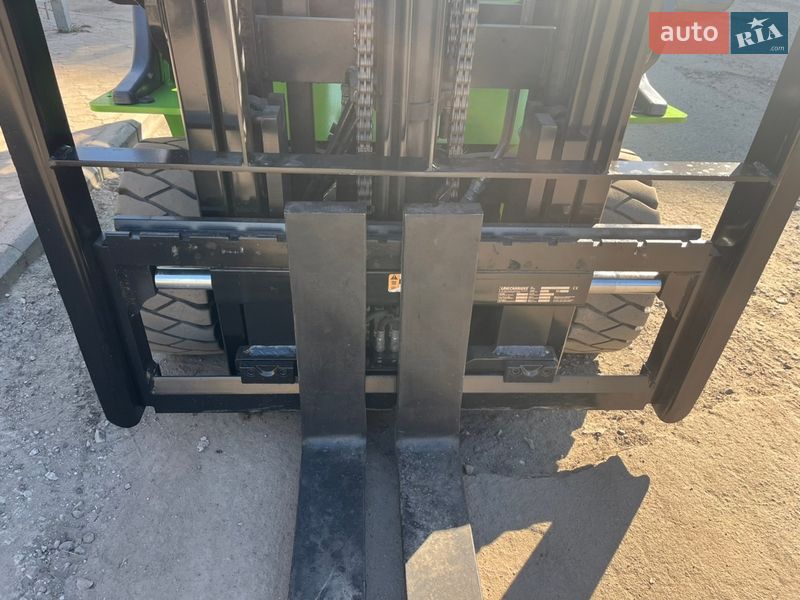 Вилочний навантажувач Nissan FG 2017 в Одесі