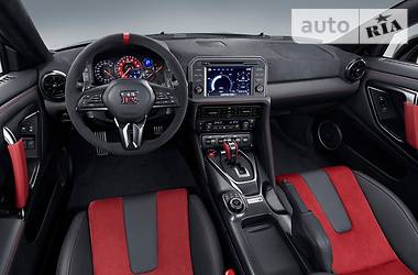 Купе Nissan GT-R 2019 в 