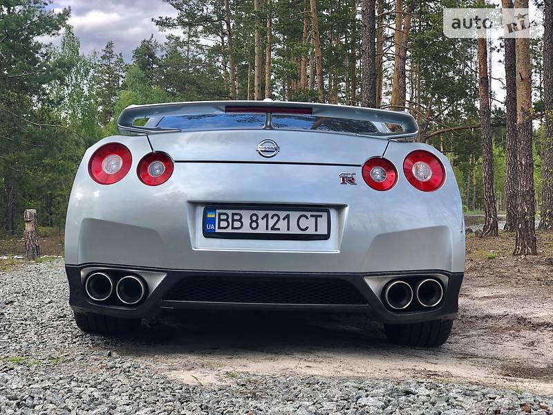 Купе Nissan GT-R 2008 в Києві