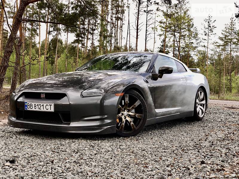 Купе Nissan GT-R 2008 в Києві