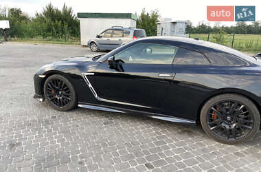 Купе Nissan GT-R 2015 в 