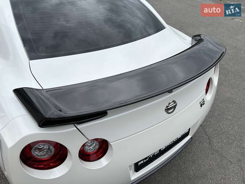 Купе Nissan GT-R 2013 в Києві