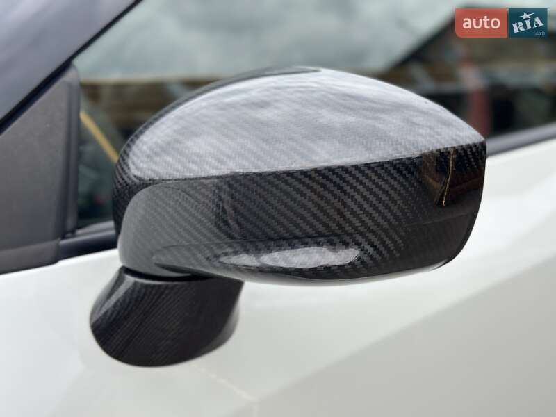 Купе Nissan GT-R 2013 в Києві