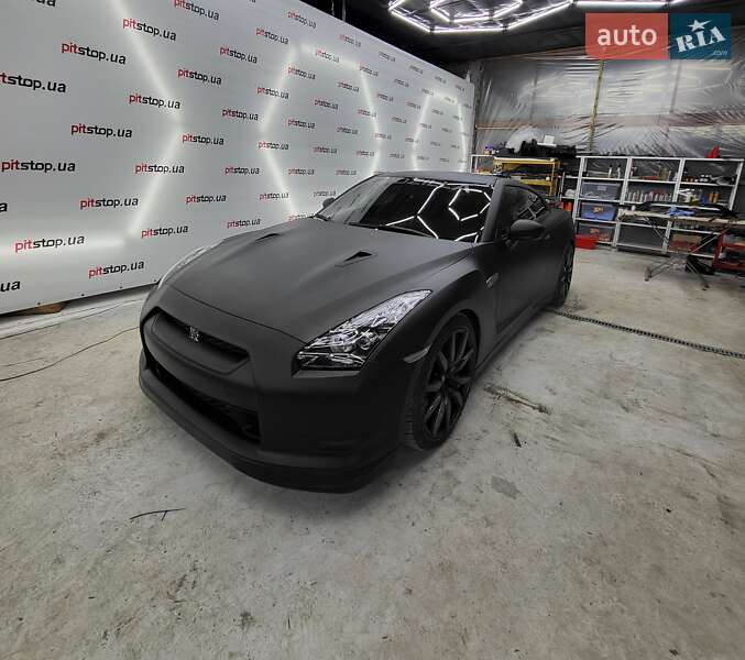 Купе Nissan GT-R 2008 в 