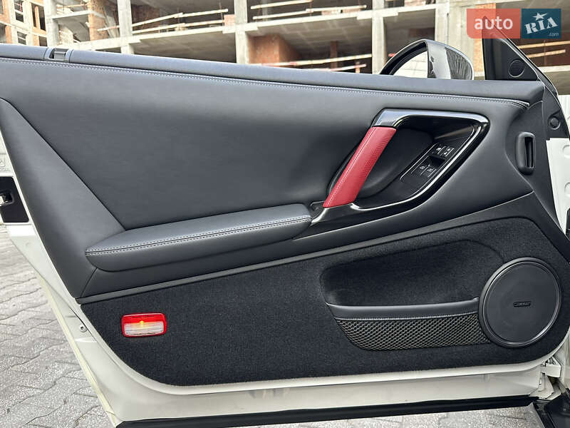 Купе Nissan GT-R 2013 в Києві