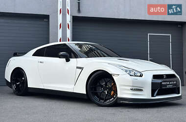 Купе Nissan GT-R 2013 в 