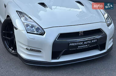 Купе Nissan GT-R 2013 в 