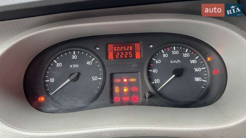 Вантажний фургон Nissan Interstar 2004 в Києві фото 12 Вантажний фургон Nissan Interstar 2004 в Києві