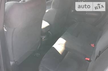 Внедорожник / Кроссовер Nissan Juke 2015 в 