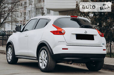 Позашляховик / Кросовер Nissan Juke 2013 в 