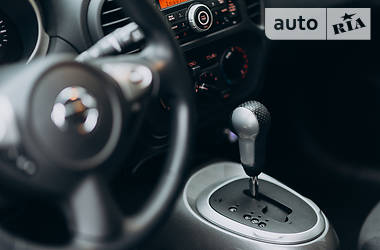 Позашляховик / Кросовер Nissan Juke 2013 в 