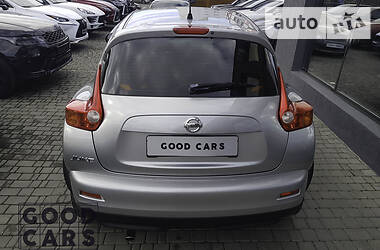 Позашляховик / Кросовер Nissan Juke 2011 в 