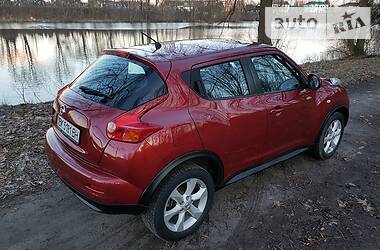 Внедорожник / Кроссовер Nissan Juke 2012 в Березному