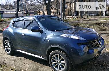 Позашляховик / Кросовер Nissan Juke 2012 в 