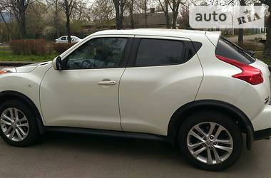 Позашляховик / Кросовер Nissan Juke 2011 в 