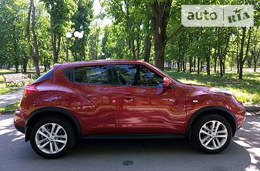 Позашляховик / Кросовер Nissan Juke 2014 в 