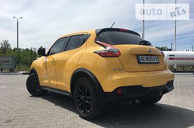 Позашляховик / Кросовер Nissan Juke 2015 в 