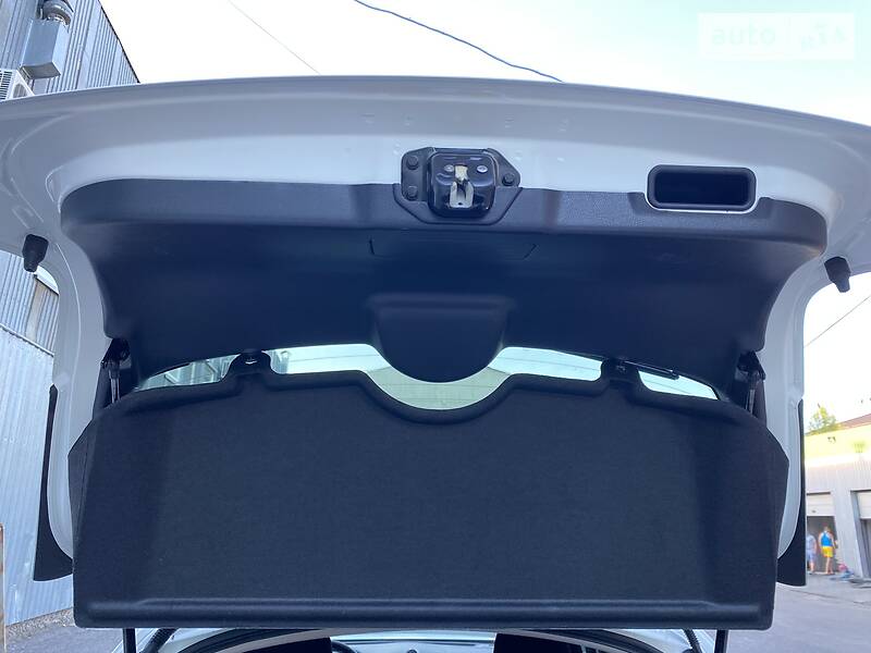 Позашляховик / Кросовер Nissan Juke 2018 в Києві фото 64 Позашляховик / Кросовер Nissan Juke 2018 в Києві